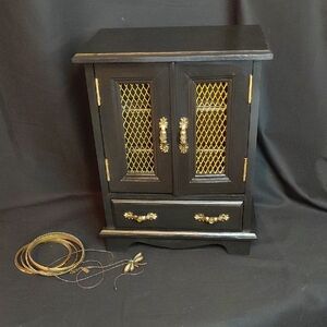 🎁 Elegant Jewelry Box Musical Refurbished Black and Gold